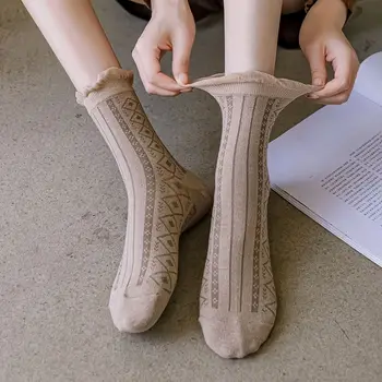 Милые кавайные хлопковые носки Harajuku Crew, женские дышащие носки в цветочек, носки средней длины, женские носки, модные чулочно-носочные изделия