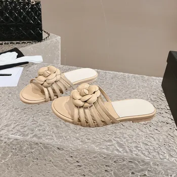 Пляжная обувь для женщин, размер 34-41, Новейшие летние тапочки на плоской подошве из натуральной кожи, цветочные горки, Дизайнерская обувь на узкой резинке, Сандалии
